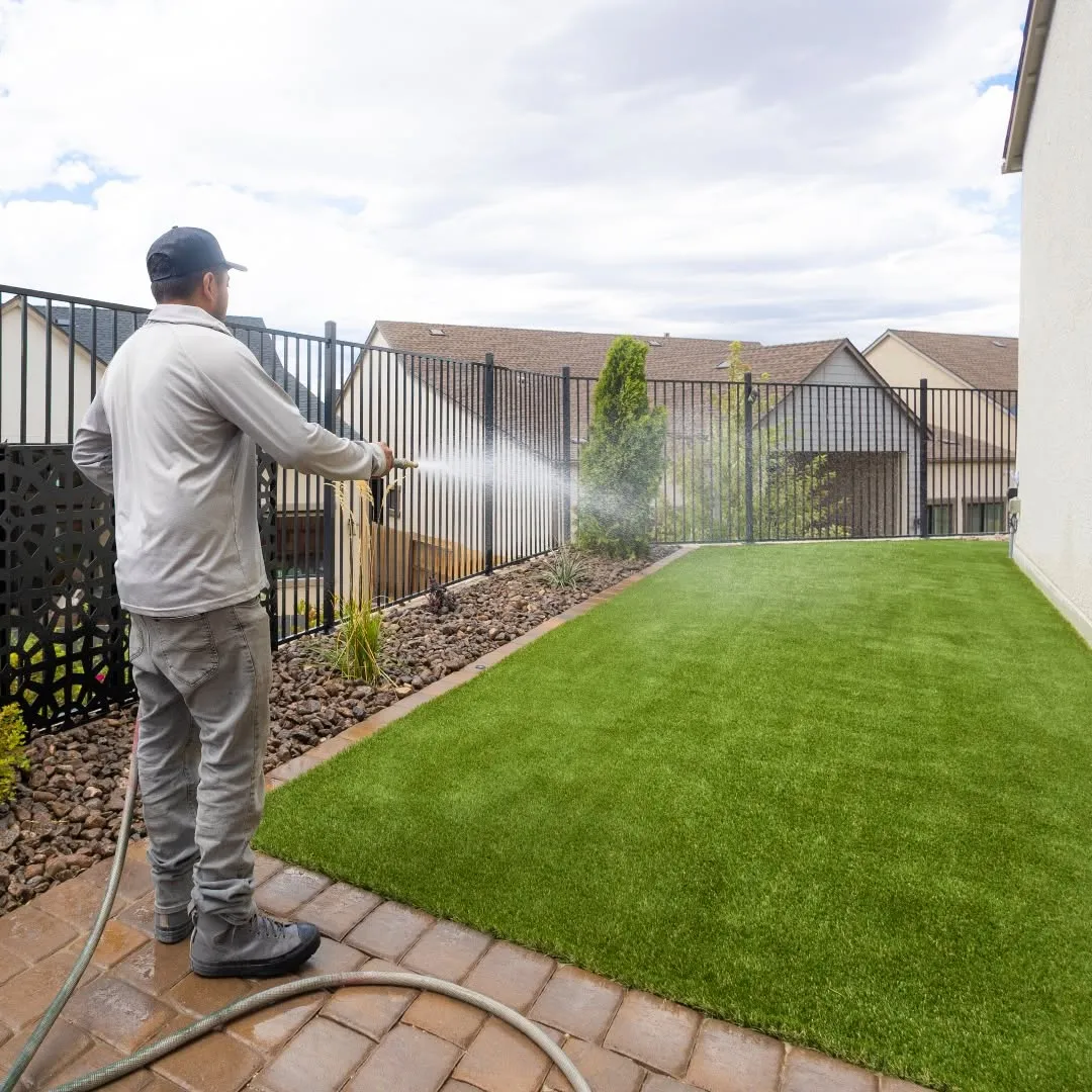 Artificial turf fitted into a narrow side-yard space